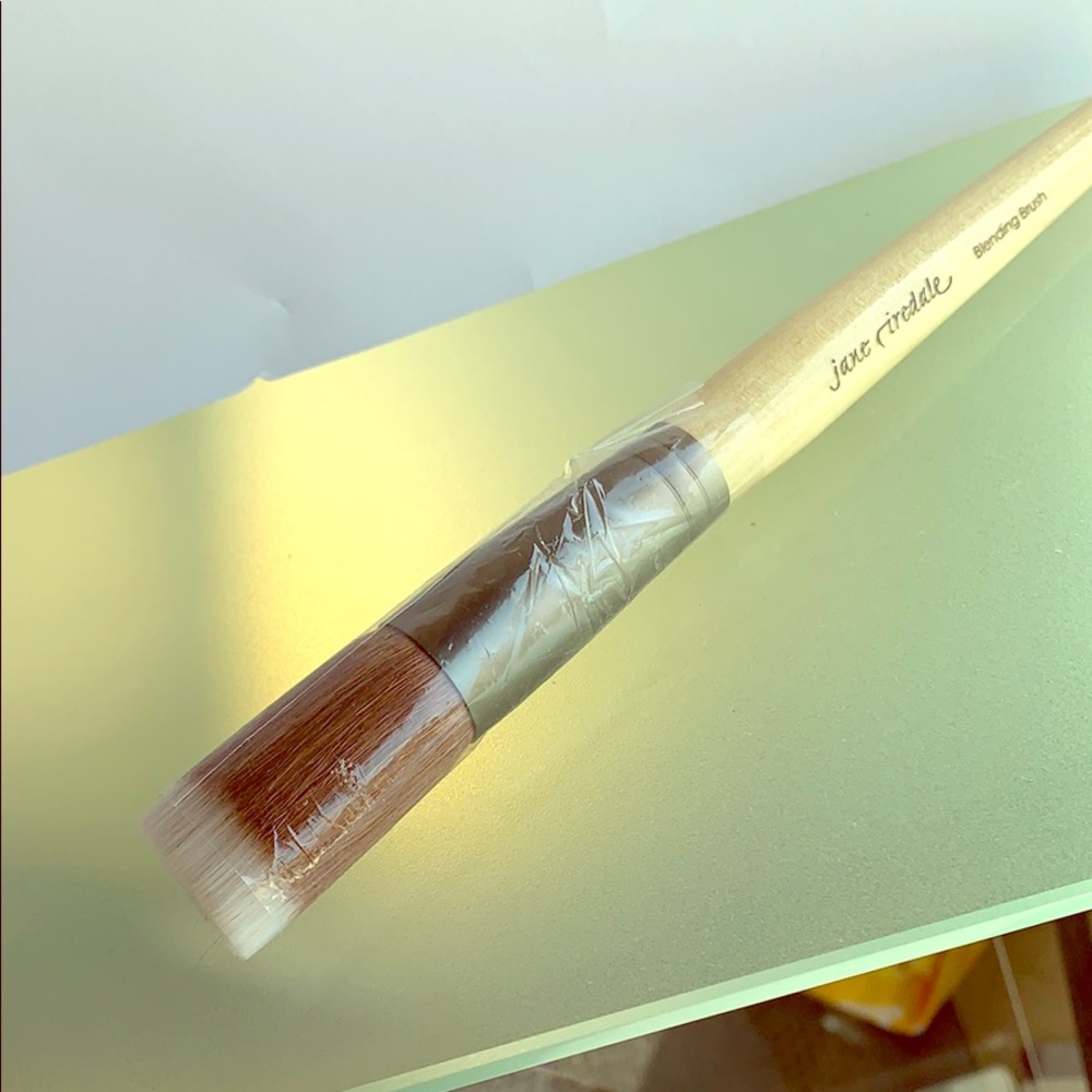 NEW Jane Iredale blending brush